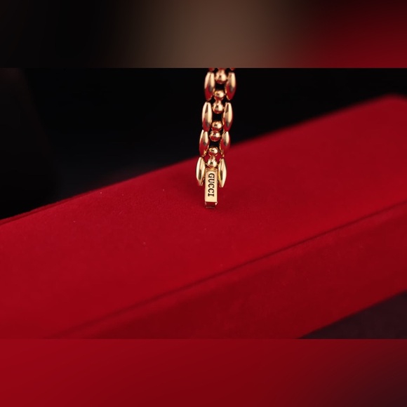 Vintage 1990s Gucci Interchangable Bezel 11/12.2 Women Watch
Rice Link Bracelet - Picture 14 of 16